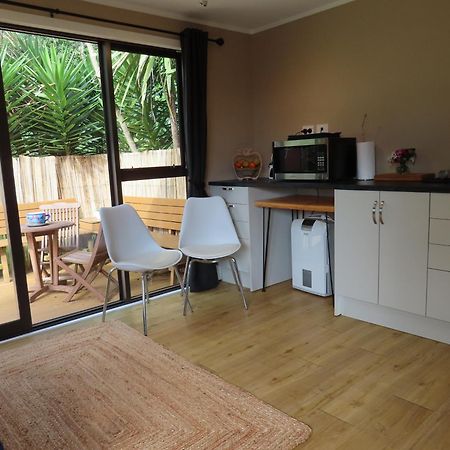 Hide Away In Waikanae Exterior photo